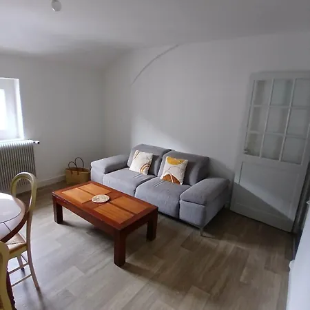 Doutre - 3e étage Appartement *