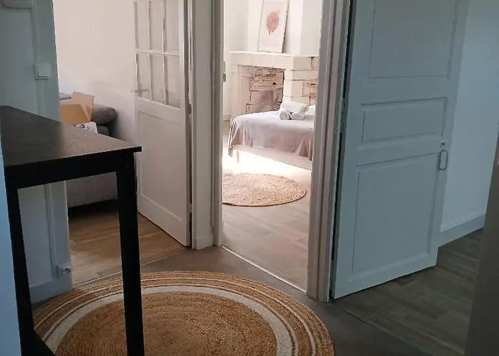 Doutre - 3e Etage Apartament *