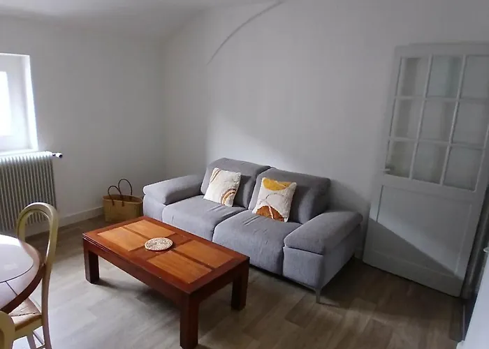 Doutre - 3e Etage Apartament *